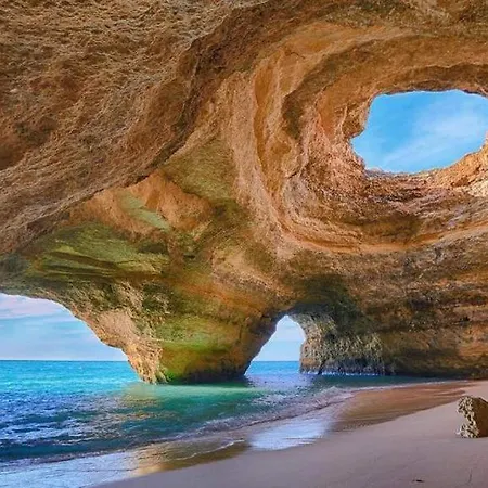 Breeze Located In The Heart Of Carvoeiro (Lagoa)